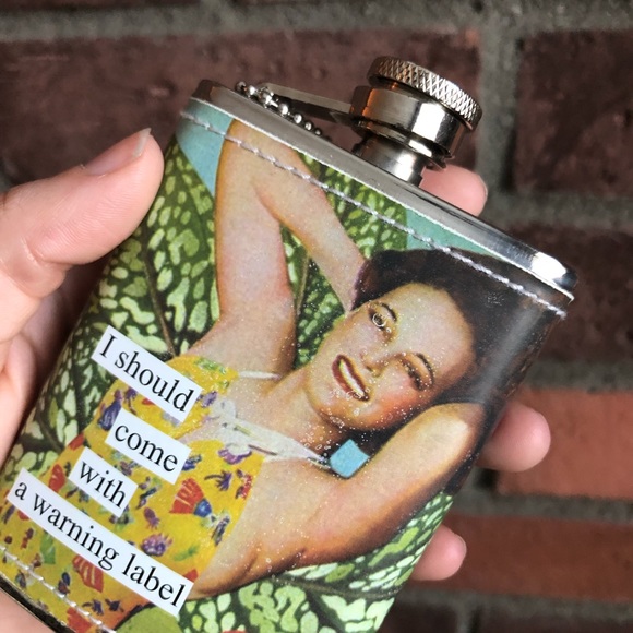 Pinup Flask Vintage Inspired - Picture 3 of 4